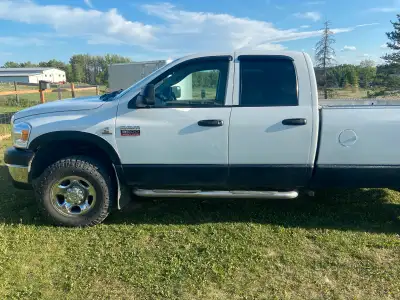 For sale 2008 ram 3500 quad cab long box , 4x4 automatic, 6.7L cummins,only has 235,000km good condi...