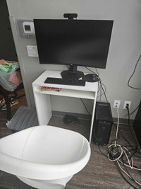 Gaming pc and desk and chair