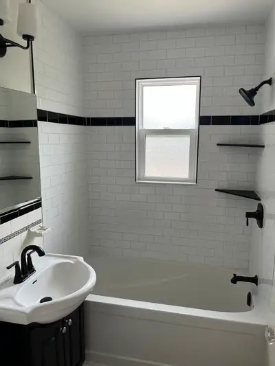 One bedroom, one bathroom apartment for rent in Old South in a quiet building on a quiet street. Sec...
