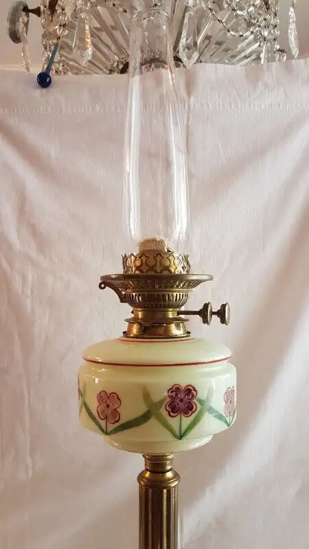 Antique Victorian Banquet OIL LAMP in Arts & Collectibles in Barrie - Image 3