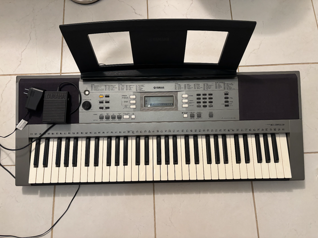 Yamaha portable keyboard + foldable stand + pedal in Pianos & Keyboards in City of Toronto - Image 3
