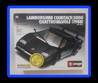 RARE VINTAGE Burago Lamborghini Countach 5000 Model Kit 1/24 Die Caat Metal-Kit. NEW OPEN PACKAGE IT...