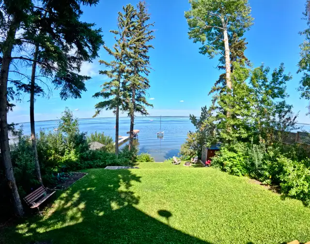 LAKEFRONT COTTAGE AT PIGEON LAKE