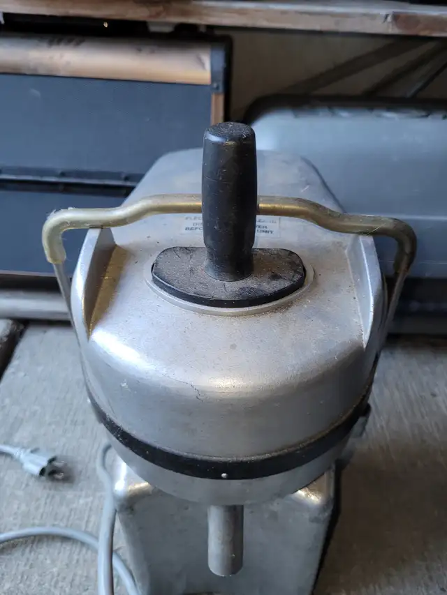 Commercial Fruit & Vegetable Juicer Sanamat in Industrial Kitchen Supplies in City of Toronto - Image 4