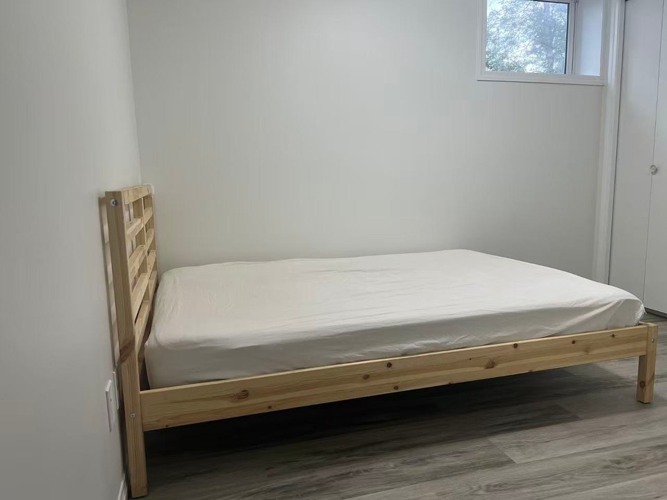 3-BR/3pk legal basement Suite near University of Alberta 4