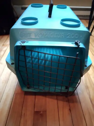 Cage pour chat et petit chien pet voyageur 200 dimension de (23) de long par (13)de haut avec (40) l...