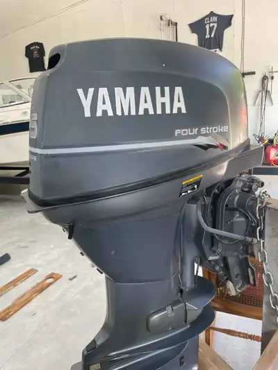 2000 25 hp Yamaha with power trim. Fully serviced and ready for service. Oil and filter,gear oil, wa...