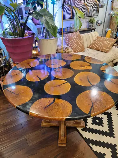 Round dining table. Epoxy Resin with wood. Chairs not included. Aurora