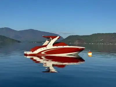 IMMACULATE 2008 CHAPARRAL 264 SUNESTA OVER $60,000 IN UPGRADES AND OPTIONS Only 340 hours. This is e...