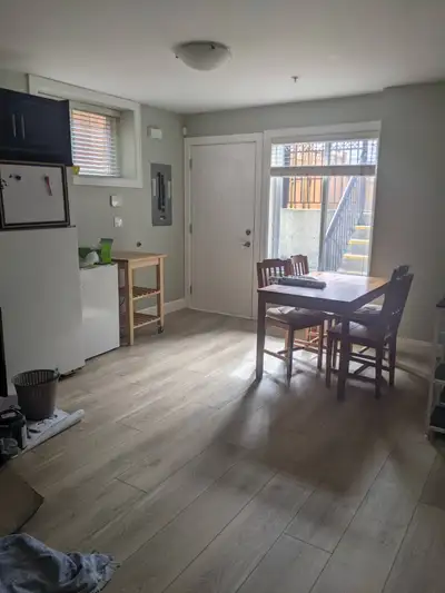 We have a room for rent with a shared bathroom. Here is a walk through video: https://youtu.be/c6PfG...