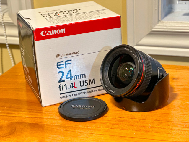Canon EF 24mm f/1.4 L USM Lens + Hood + Box, Wide angle lens in Cameras & Camcorders in Markham / York Region