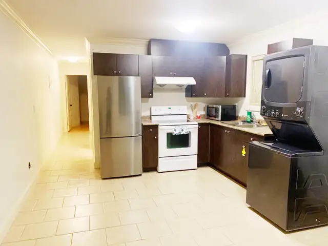 Bright Cozy 2 Bedroom Suite, Independent Entry, Good Location in Long Term Rentals in Burnaby/New Westminster - Image 3