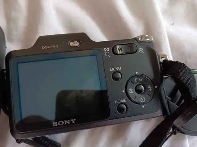 Sony Cyber-Shot DSC-H3 8.1 MP63007359451011122