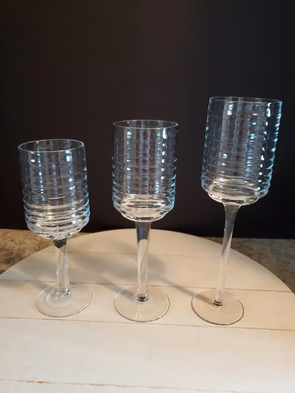 Stemmed and Ribbed Votive/T-light Holders in Home Décor & Accents in Kawartha Lakes - Image 2