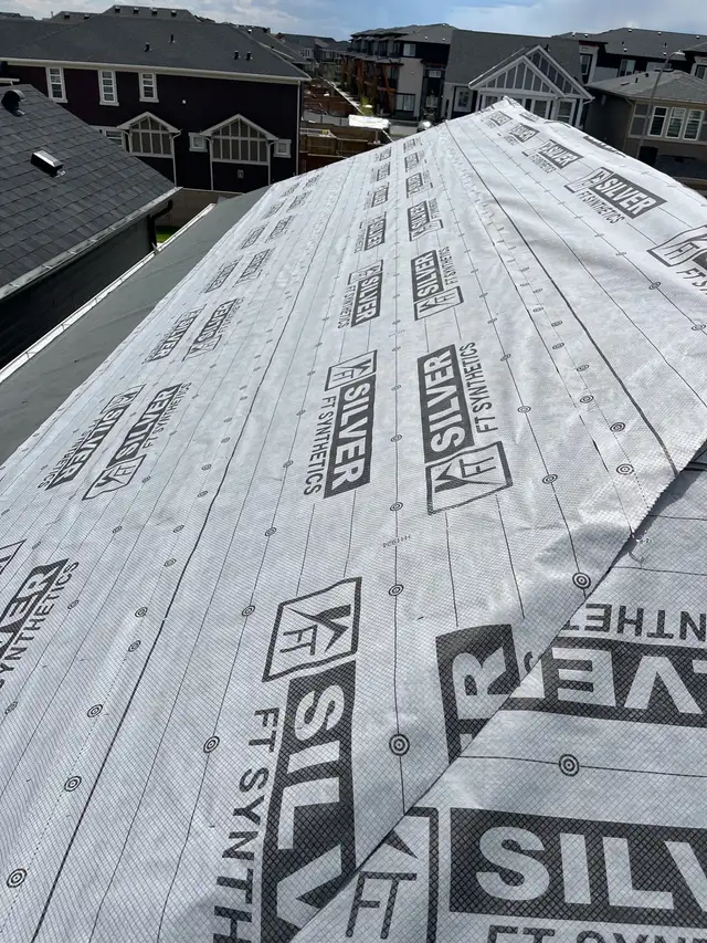 Calgary Roofing & Siding444242127299563520