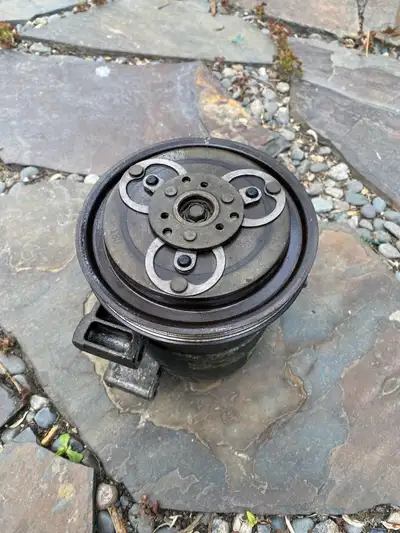 AC pump from 2003 Nissan Xterra. Driver side rear insert window. 2vvt solenoids from 2004 Nissan pat...