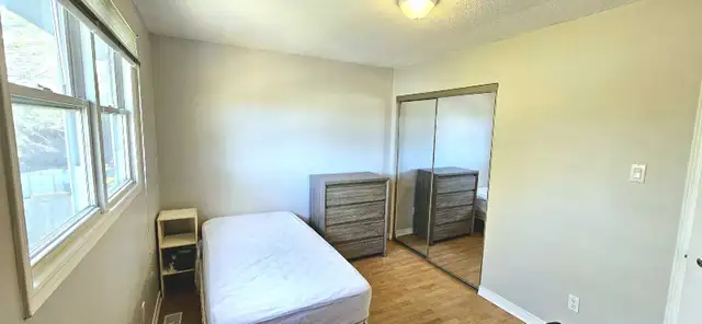 Furnished Room for Rent near Georgian college in Room Rentals & Roommates in Barrie - Image 2