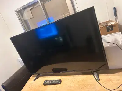 RCA 40 inch non smart tv / with remote Works fine it’s just not being used anymore, as I have upgrad...