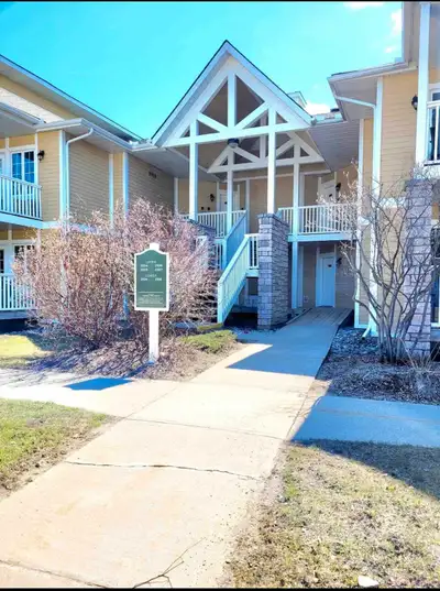 1 Bdrm 1 Bthrm Apt Condo in Oro-Medonte with Great Amenities