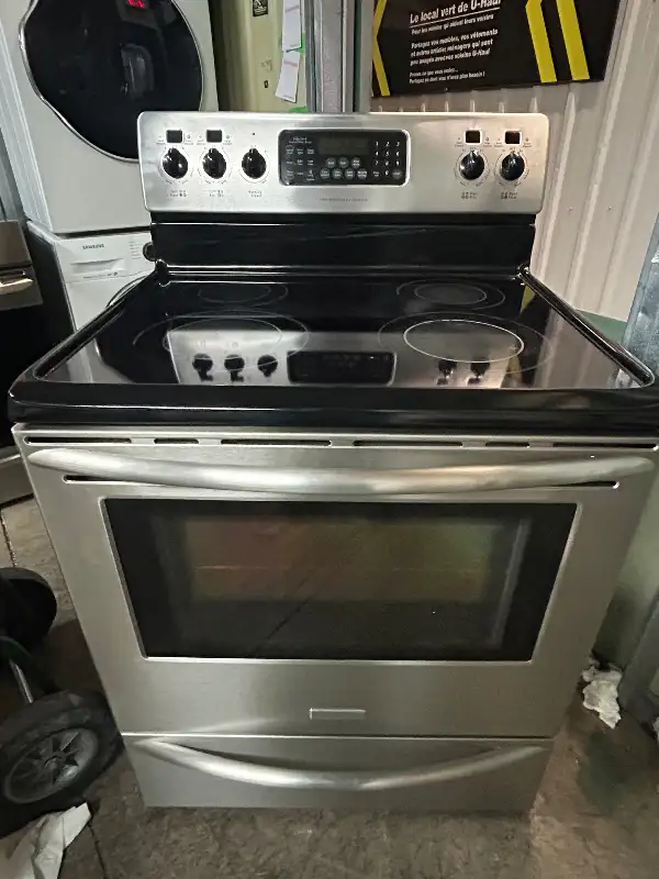 Livraison de laveuse-sécheuse Frigidaire et cuisinière aujourd'h in Washers & Dryers in City of Montréal - Image 4