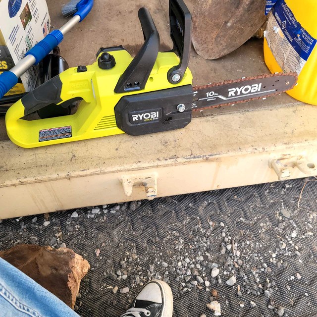 Chainsaw Ryobi.. 10-inch blade, 18v brushless, one HP  in Power Tools in London