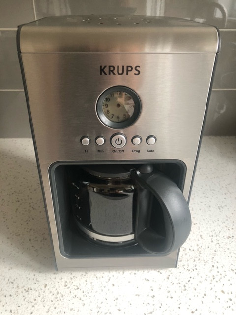 Cafetière Krups (KM 1000) - 10 tasses dans Machines à café  à Ville de Québec