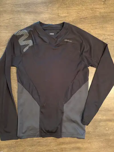 Reebok Long Sleeve Shirt Size small