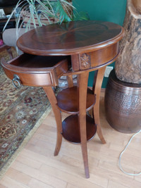 Accent  table