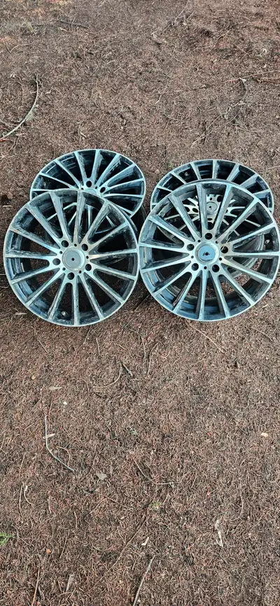 Set of 4 18 inch rims came off a 2013 gmc terrain. come with 4 new censors asking $400 located by Gl...