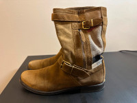 LIKE NEW BURBERRY FALL BOOTS