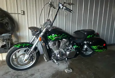 Safetied 2002 Honda Vtx 1800C Custom paint by "crosseyed" Aftermarket cobra exhaust and handlebars N...
