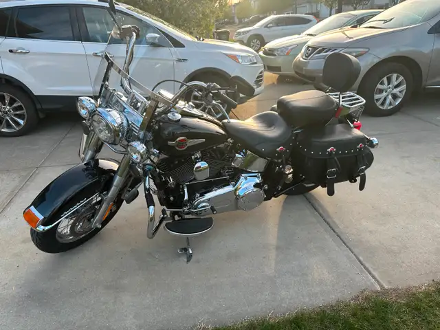 2017 Heritage Classic Soft Tail in Street, Cruisers & Choppers in Edmonton - Image 2