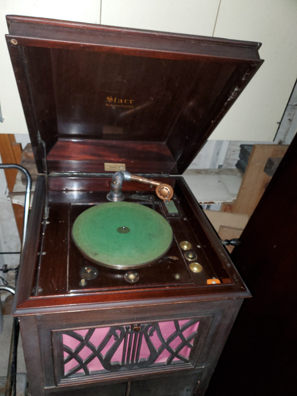 STARR PHONOGRAPH w/ Silver Spruce Singing Throat! (C.1917) in Other in City of Toronto