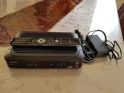 CISCO ISB7105 High-Definition Wireless TV Set Top Box with TELUS remote, no power adapter $20