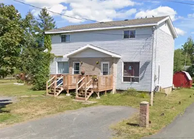 3 or 4 bedroom duplex on old foxbrook road stellarton