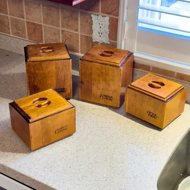 Vintage BarboMaid Wood Containers in Kitchen & Dining Wares in Mississauga / Peel Region - Image 2