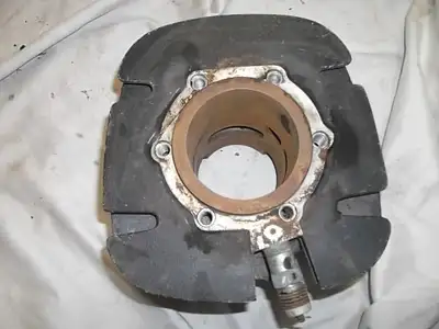 Suzuki TS400 Cylinder in good condition.... Part number 11210-32000... Fits the 1972 and 1973 models...