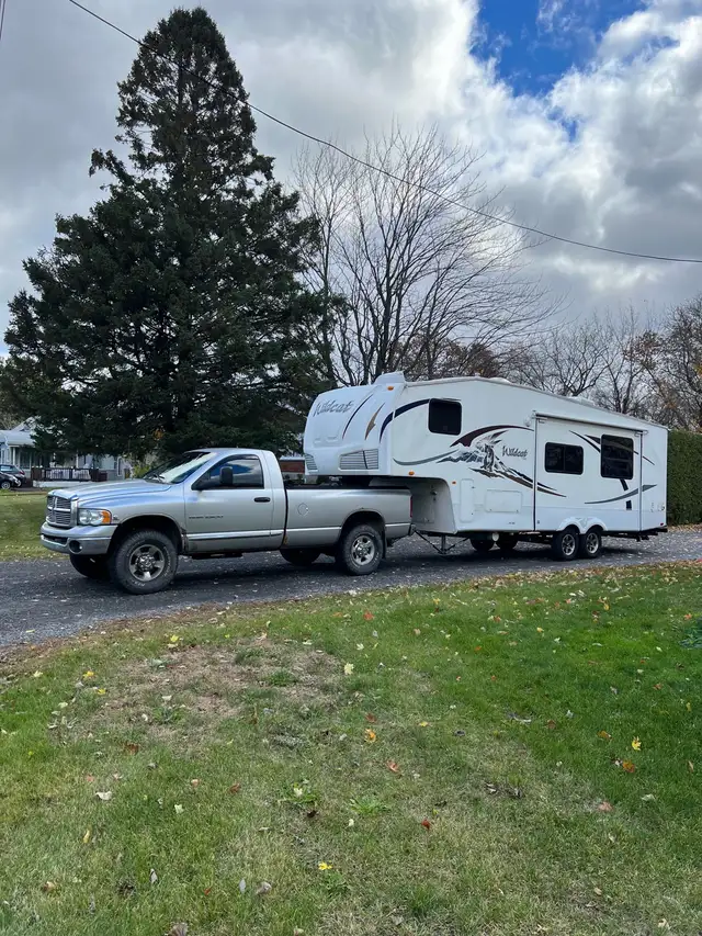 Ram 2500 in Cars & Trucks in Laval / North Shore - Image 8