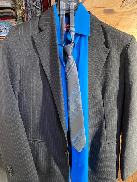 Suit, boys size 18 reg youth in Kids & Youth in Kitchener / Waterloo