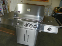 FOR SALE JENN AIR STAINLESS STEEL GAS GRILL MODEL 720-0061 LP
