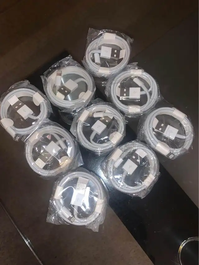 FAST CHARGER Lightning to usb 100 cables ONLY $70!63009267660163122