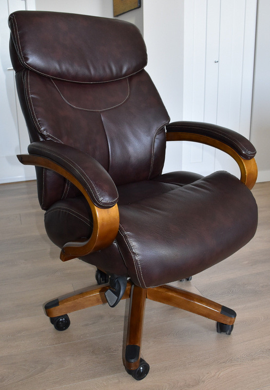 La-Z-Boy Harding Executive Chair, brown in Chairs & Recliners in Delta/Surrey/Langley