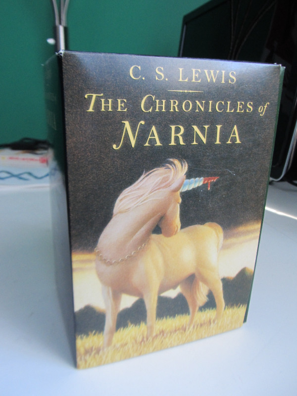 The Chronicles of Narnia 7-Book Box Set dans Livres jeunesse et ados  à Laval/Rive Nord - Image 2