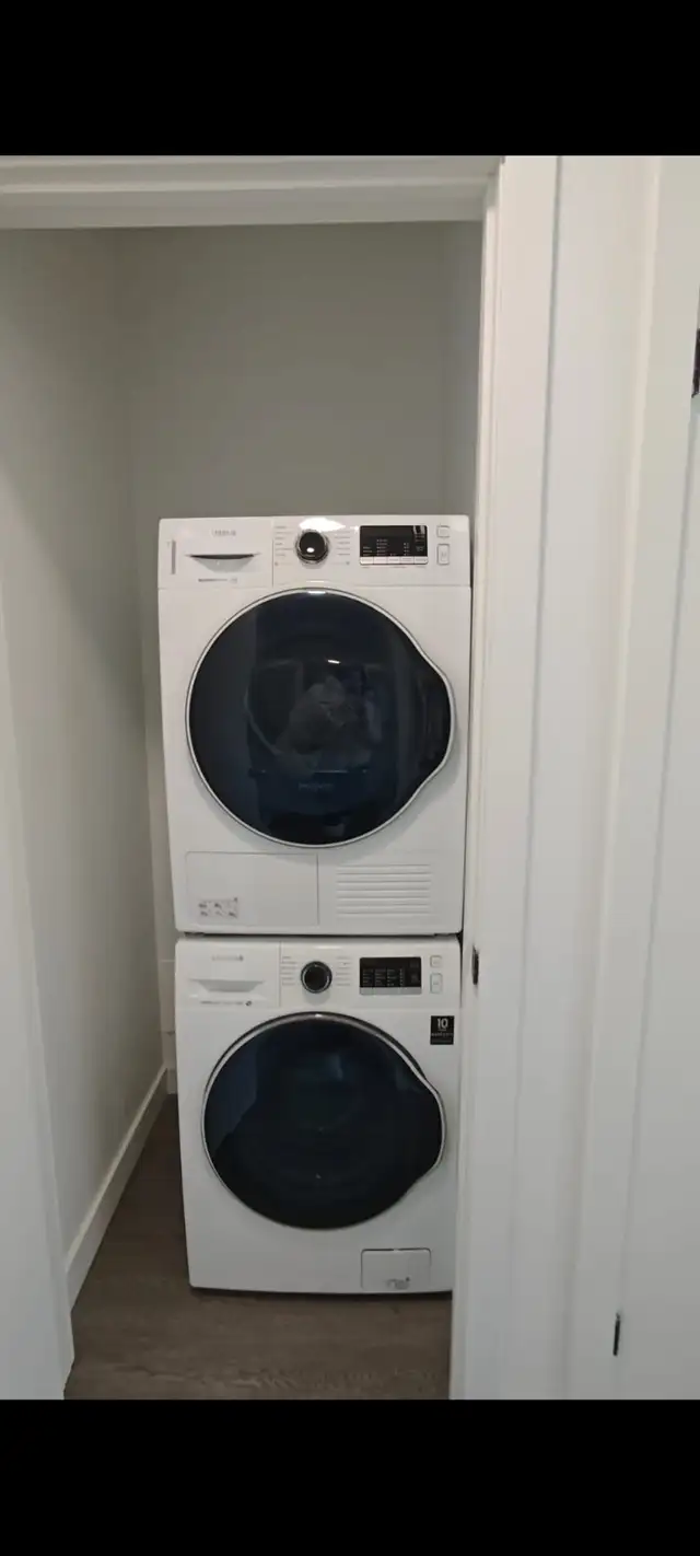 Kitchener 1 Bed 1 Bath Unit Available for Nov $1,595 + Utilities