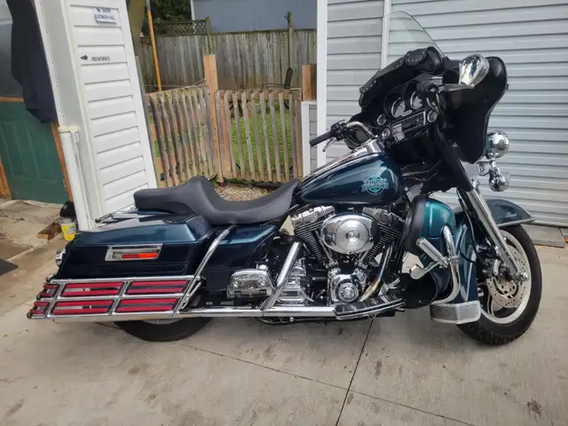 Used Harley Davidsons in Street, Cruisers & Choppers in Norfolk County - Image 4