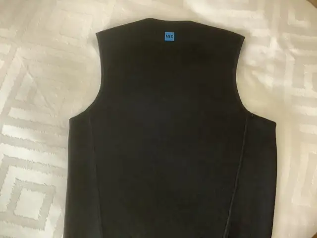 Men’s large Neoprene wetsuit top $40 in Fishing, Camping & Outdoors in Ottawa - Image 5