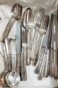 Silver Plate Rogers Community Flaltware 29 pcs