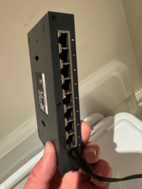 Linksys SE3008 8-Port gigE network switch