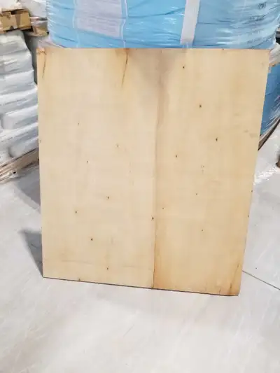 47 1/2 x 39 1/2 3/8 inch thick plywood sheets 2$ per sheet Approximately 500 sheets available Call o...