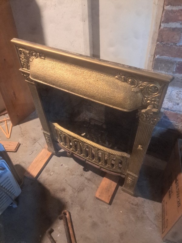 Antique cast iron fireplace in Fireplace & Firewood in London - Image 4